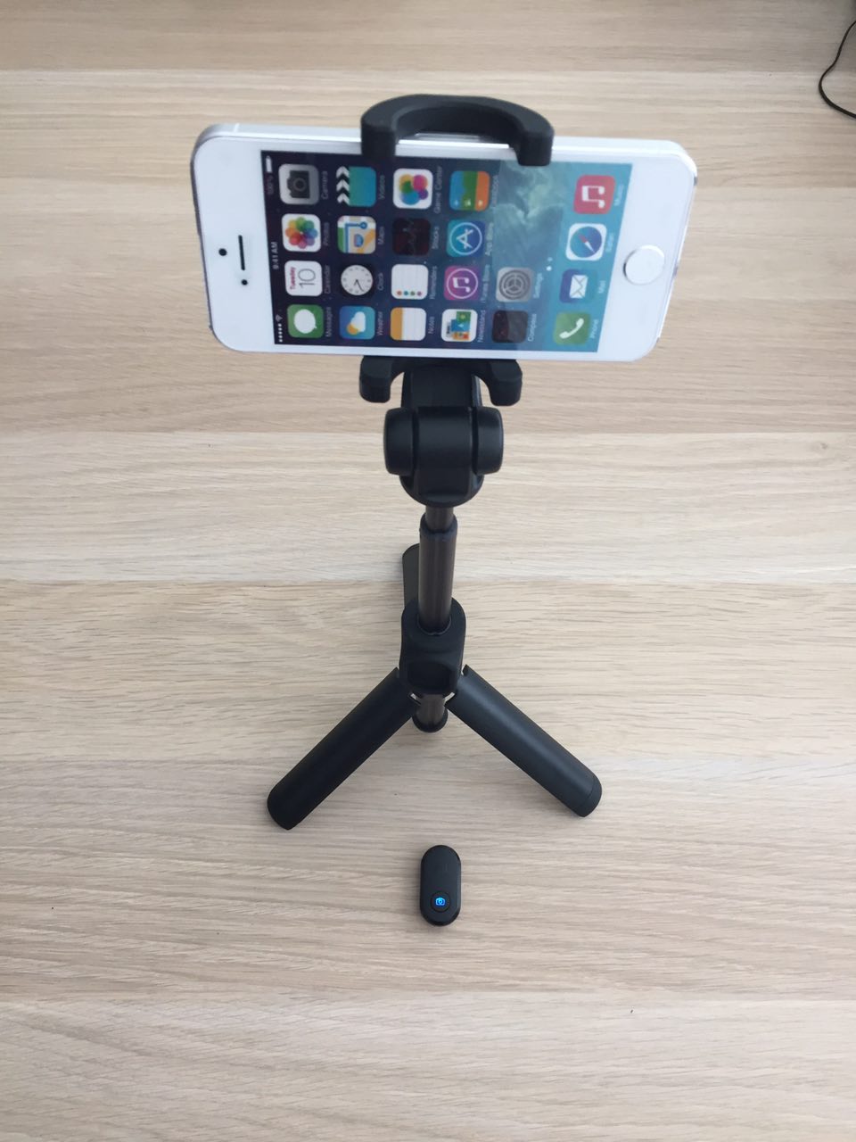 Трипод-монопод Xiaomi Mi Selfie Stick Tripod с Bluetooth пультом, цвет  